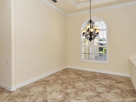 5th image of 822 Monticello Ct