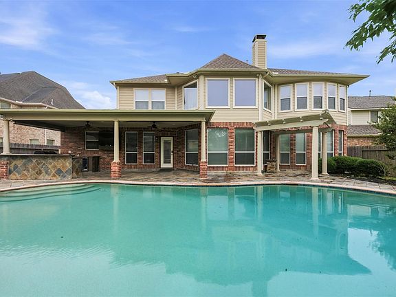 2nd image of 2210 Dali Ln