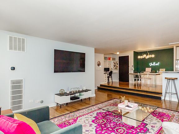3rd image of 230 E Ontario St APT 1005