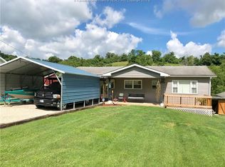 5449 Flatwoods Rd, Ravenswood, WV 26164