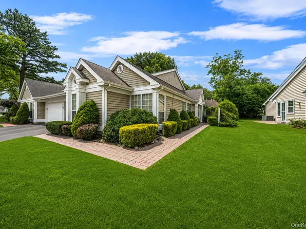 276 Glen Drive, Ridge, NY 11961