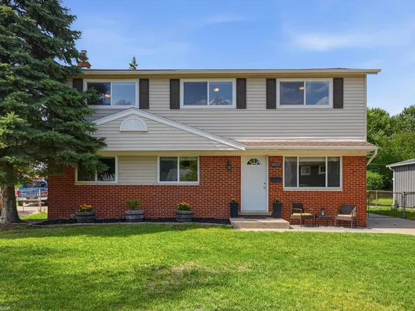 8835 Royce Dr, Sterling Heights, MI 48313