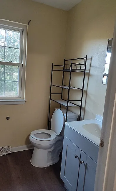 221 W Edgewater Way — Photo 4