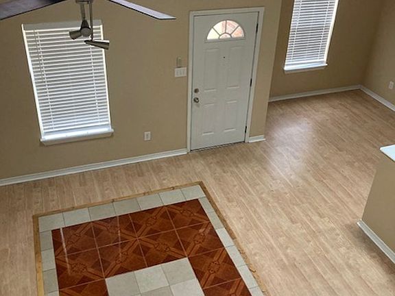 5th image of 12281 Breezeway Cir