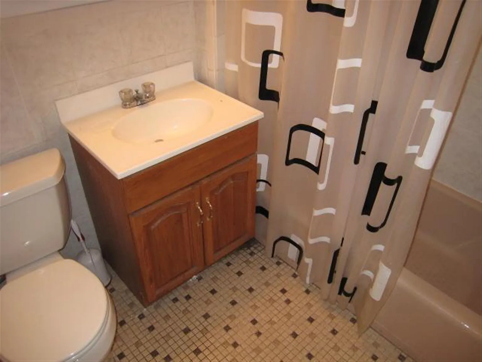 1 bed, 555 sqft, $2,100 — Photo 2