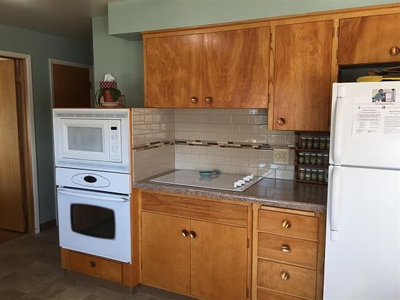 4th image of 11207 E Broadway Ave