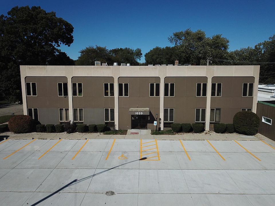 2nd image of 1020 W Glen Flora Ave