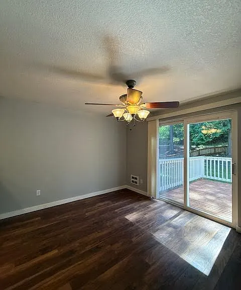 18748 Rampart Dr SE — Photo 10