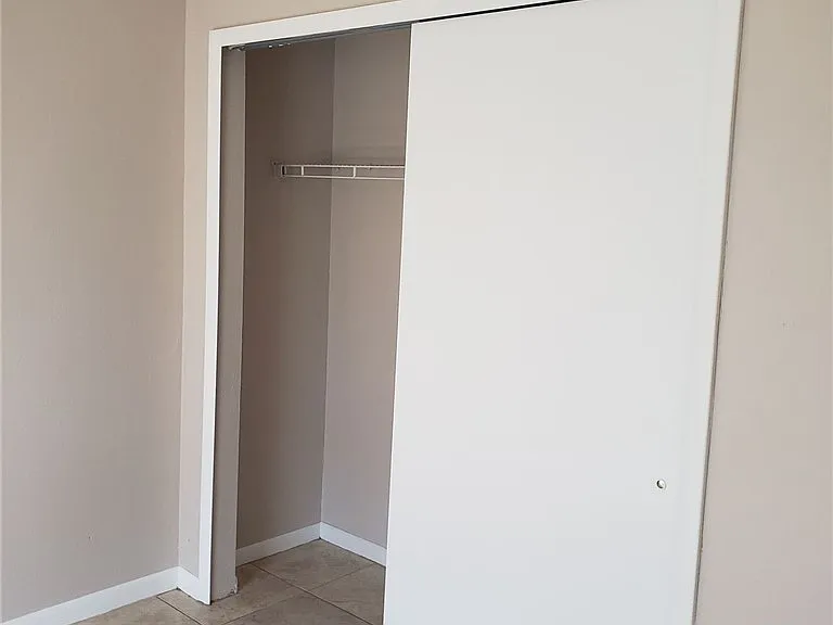 1101 SW 48th Ter — Photo 14