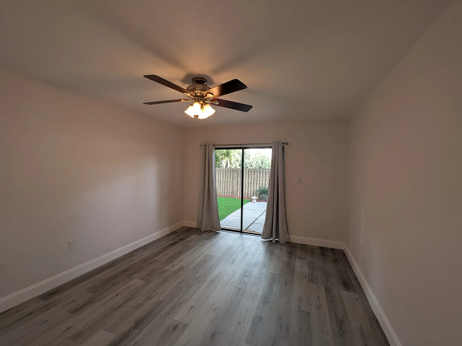 7213 Daiquiri — Photo 3
