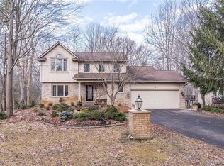 500 Woodcreek Ct, Commerce Township, MI
