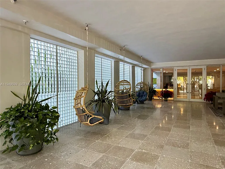 225 Collins Ave #6J — Photo 9