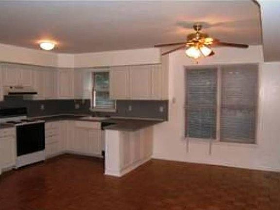5th image of 1018 E Moyamensing Ave