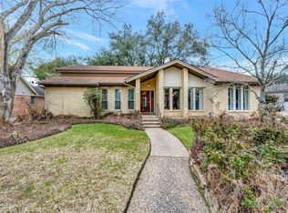 4323 Meadowbank Dr, Seabrook, TX 77586