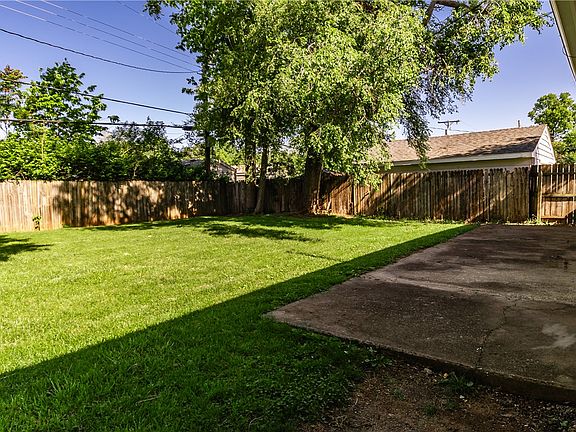 3rd image of 3811 Montevideo Dr