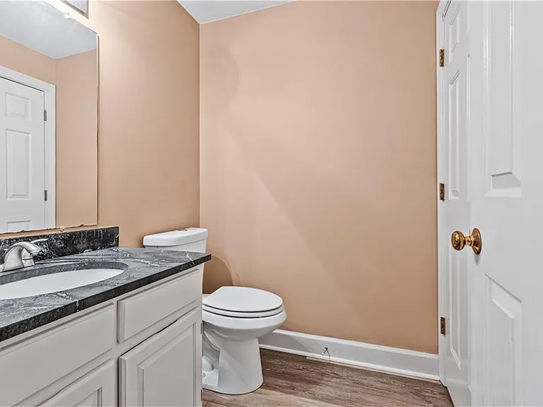1160 Windsor Pkwy #8 — Photo 11