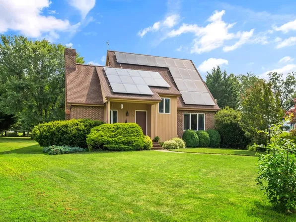 32 Spring Ct, Waynesboro, VA 22980