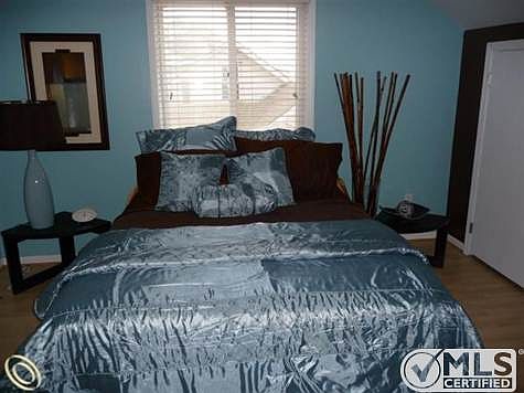 Bed 1.JPG