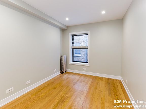3rd image of 516 W Cornelia Ave #2F