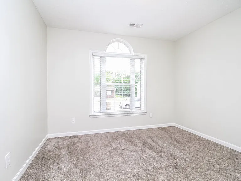 615 Zellwood Dr — Photo 12