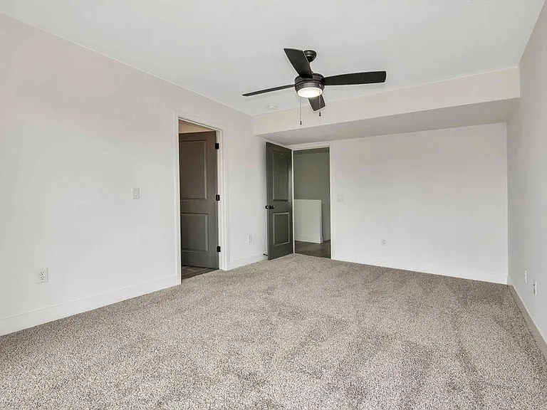 524 W Brown St — Photo 19