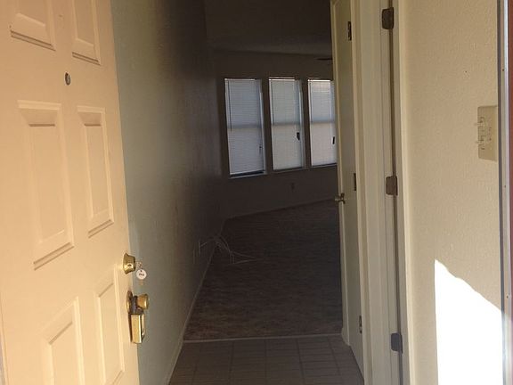 3rd image of 1015 W Poe St