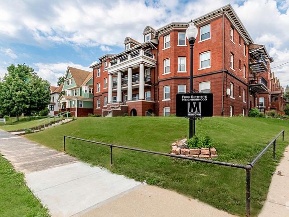 2nd image of 1102 Park Ave APT 4