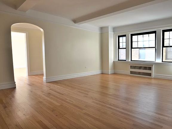 3rd image of 95 Christopher St APT 7J
