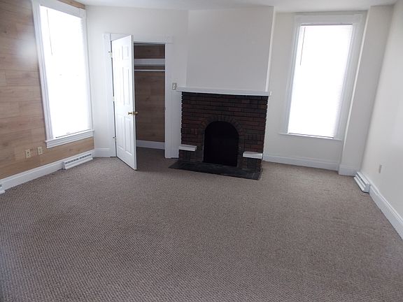4th image of 316 S Washington St #A