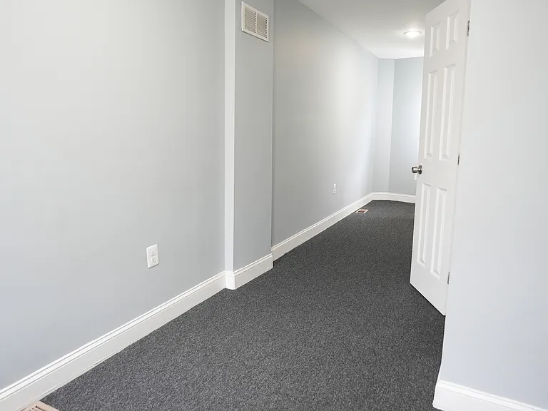 321 Loneys Ln — Photo 11