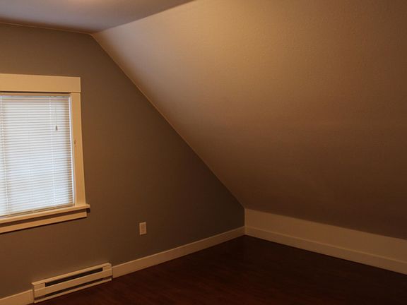 5th image of 725 4th St NW #B