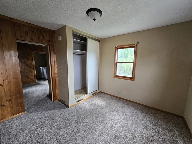 4037 Vine Ave SE — Photo 9