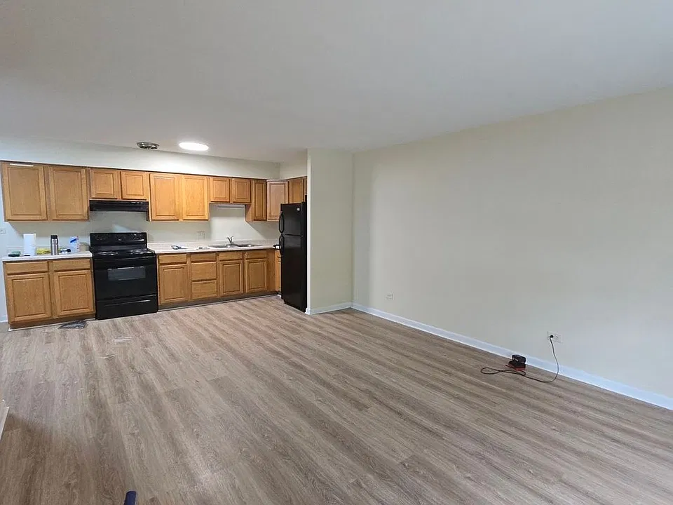 345 N Laverne Ave