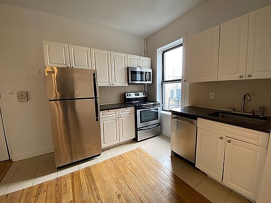 3rd image of 101 Audubon Ave #61