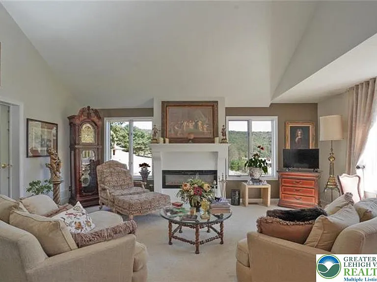1319 Shady Ln — Photo 21