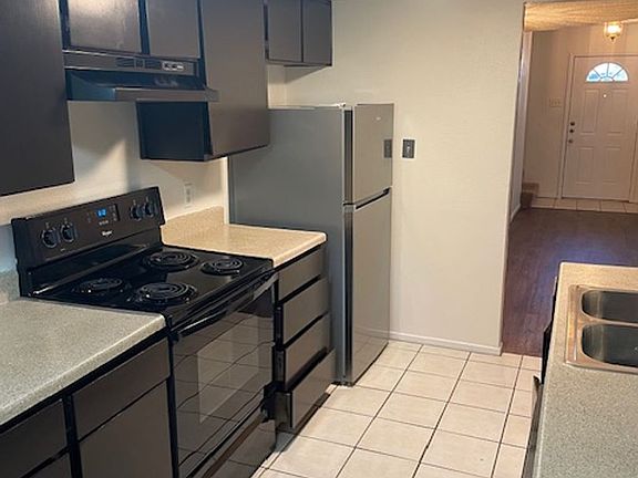 3rd image of 708 Cooper North Cir