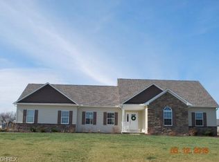 6600 Scenic Woods Dr, Valley City, OH 44280