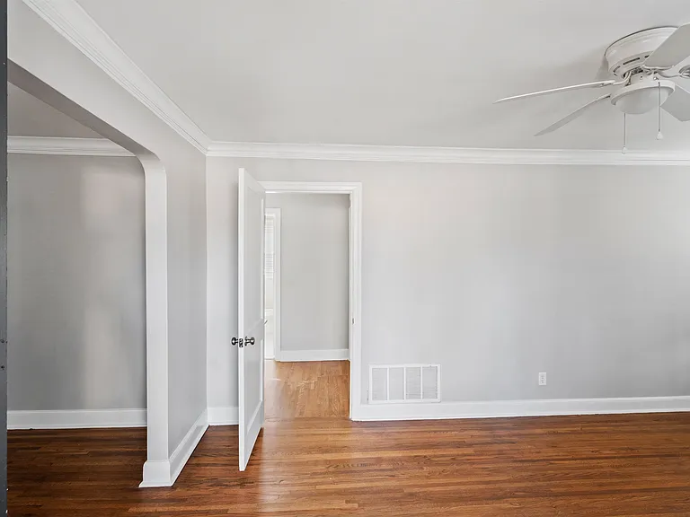 3753 Friar Tuck Rd — Photo 2