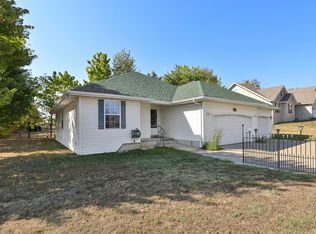 400 Nutmeg Ct, Sparta, MO 65753