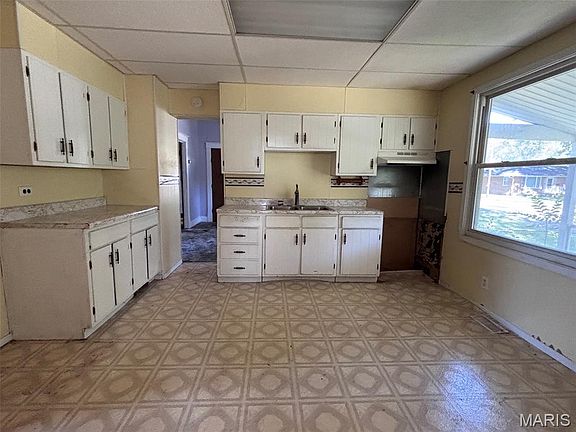 5th image of 1232 Olive St