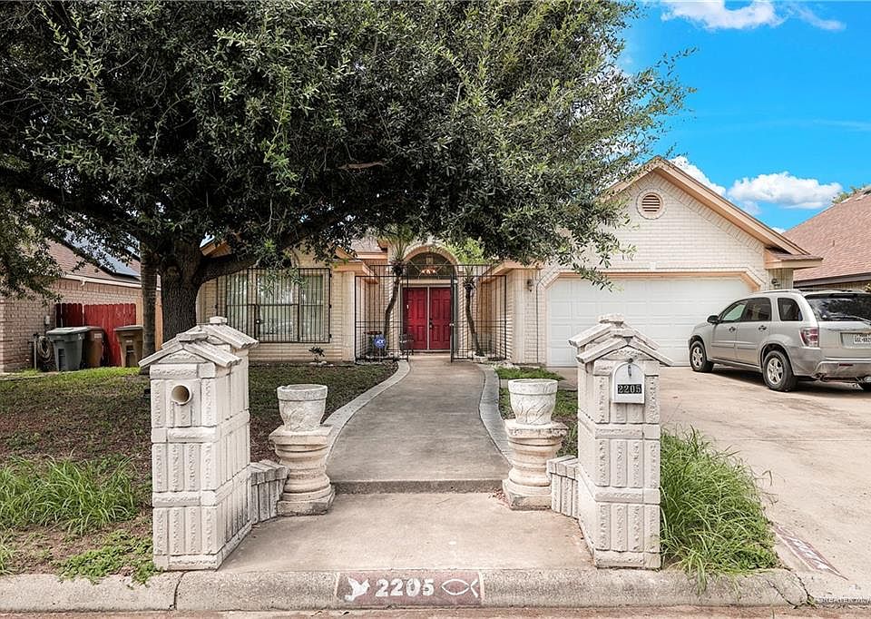 1st image of 2205 Mockingbird St