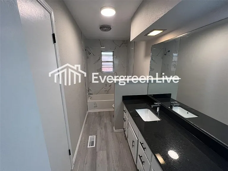 1322 NW 85th St — Photo 5