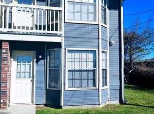 810 Meadow Glen Ave APT D, Zachary, LA 70791