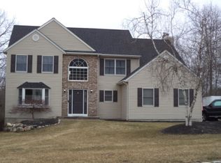 20 Sleepy Hollow Dr, Oak Ridge, NJ 07438