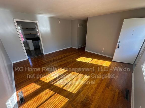 5th image of 5216 NE 44th St