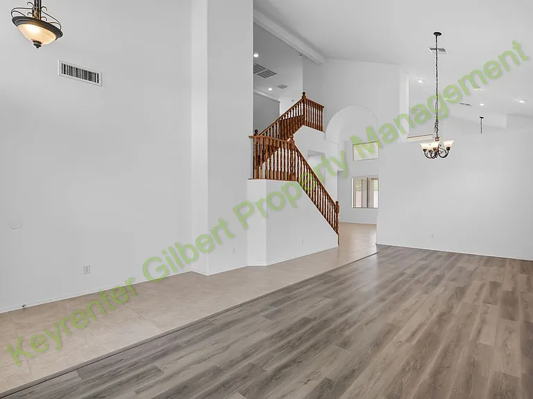 33958 N Barbara Dr — Photo 4