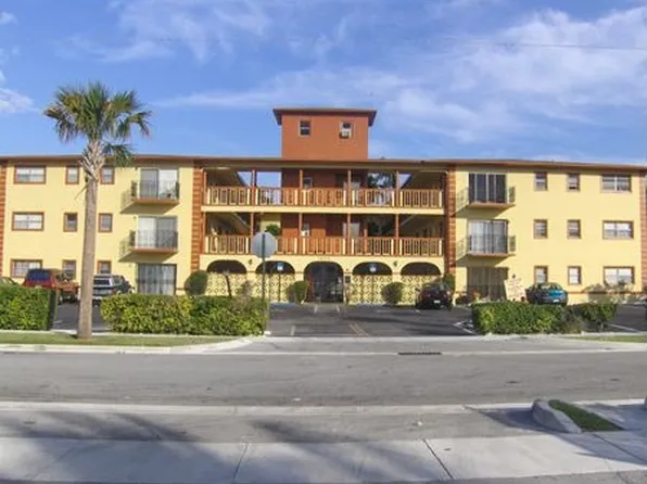 16215 NE 18th Ct APT 202, North Miami Beach, FL 33162