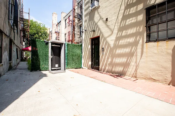 Rented by Keren Capital Group, LLC | media 12