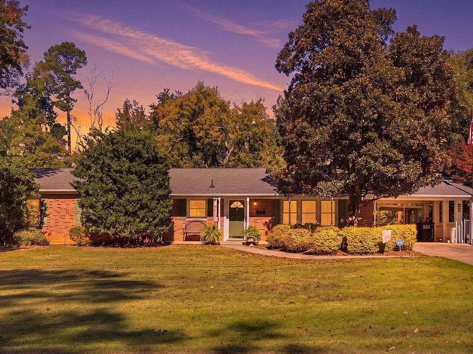 1st image of 1005 Pinecroft Dr