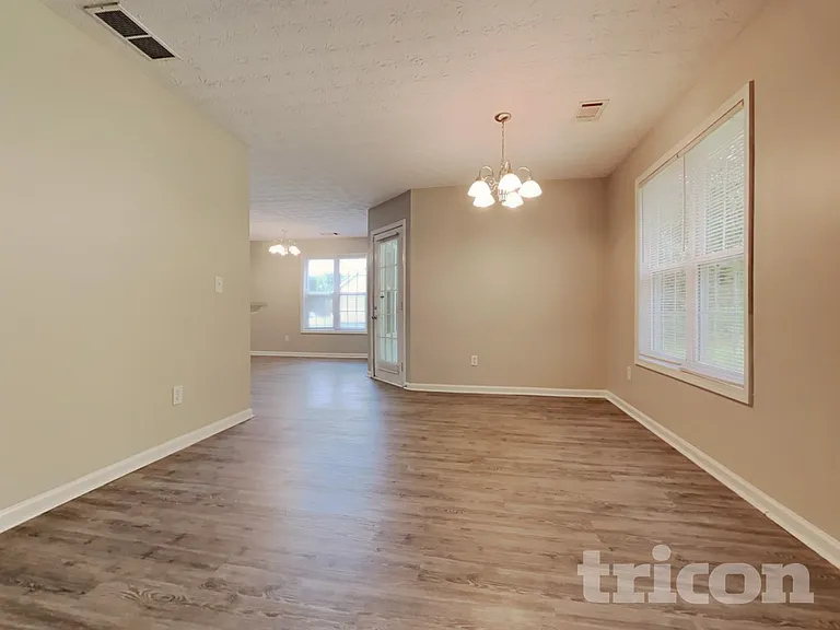 6050 Fieldwood Ln — Photo 5